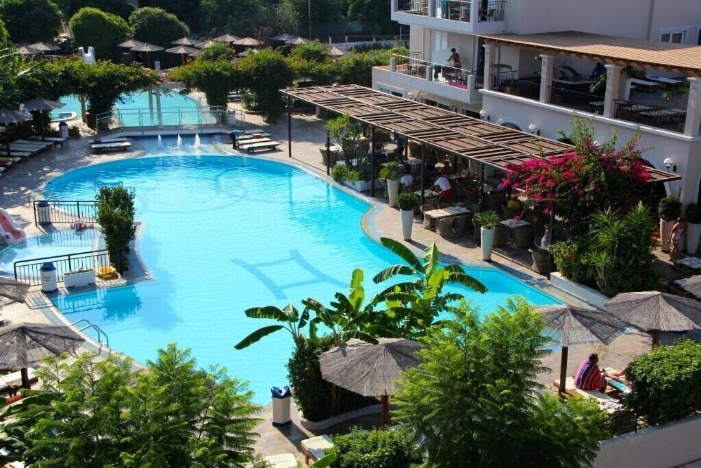 Peridis Family Resort 4* қонақ үйі