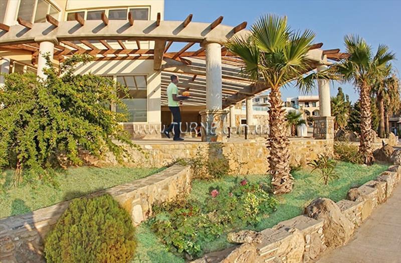 Отель Kouros Palace 4*