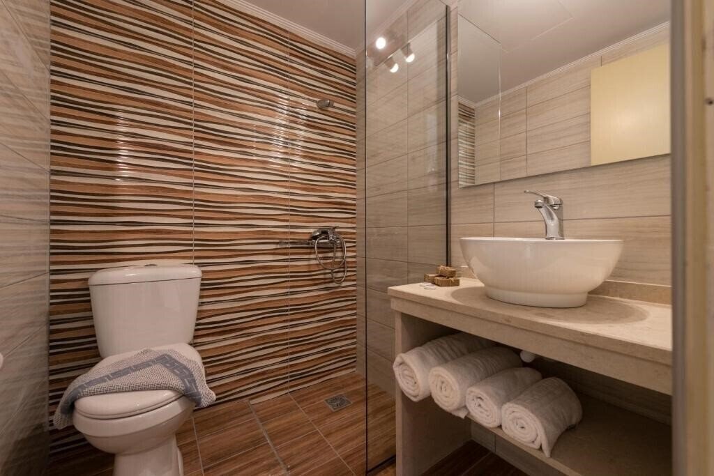 Фото Erato Studios & Apartments 3*