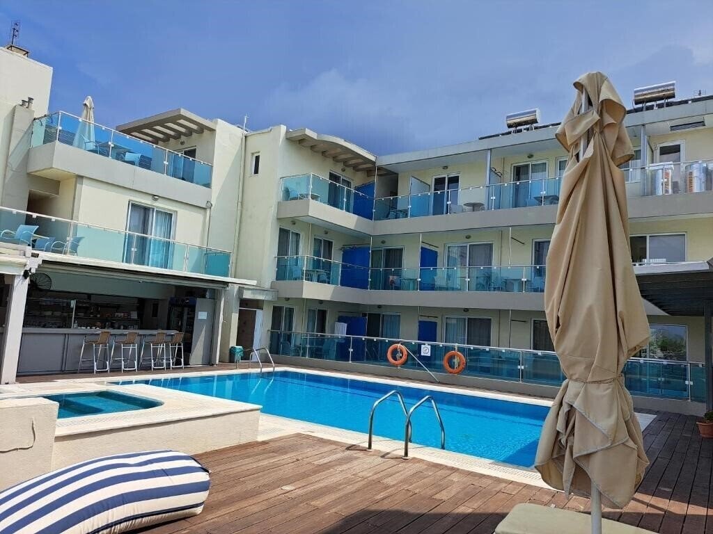 Bristol Sea View 3* суреті
