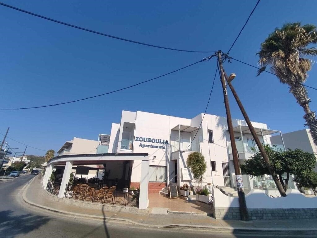 Отель Zouboulia Apartments 3*