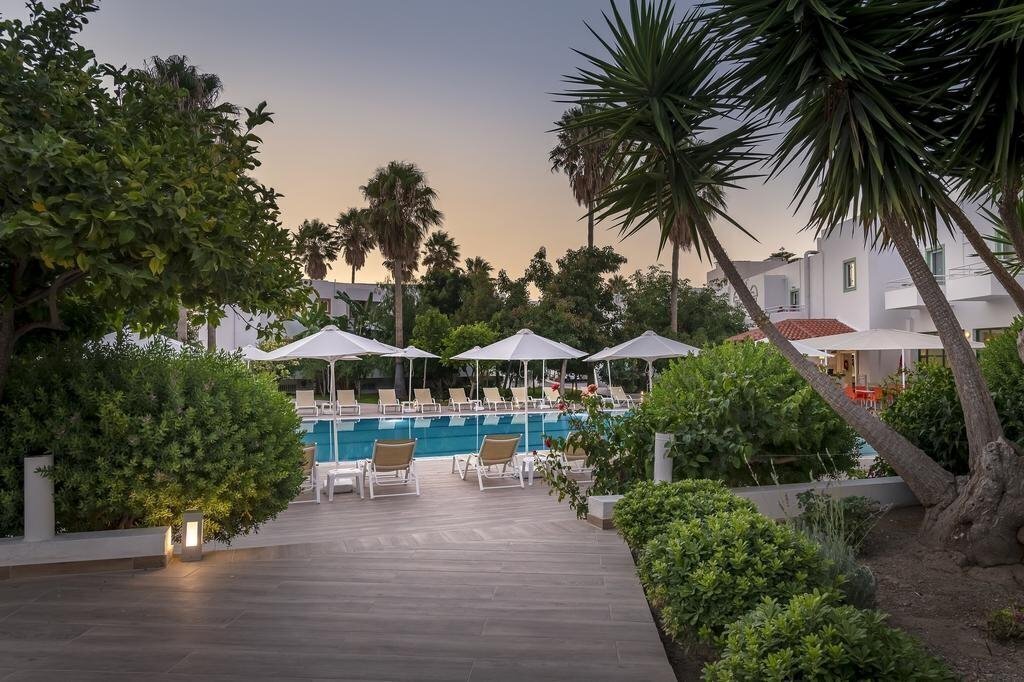 Alexandra Beach Hotel 3* қонақ үйі