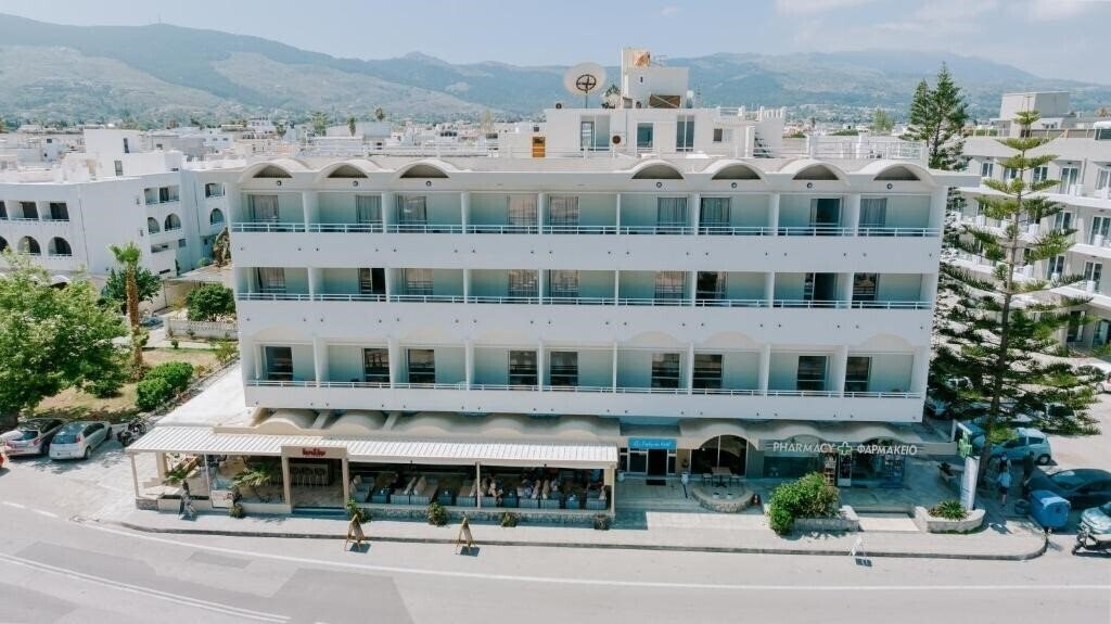 Отель Zephyros 2*