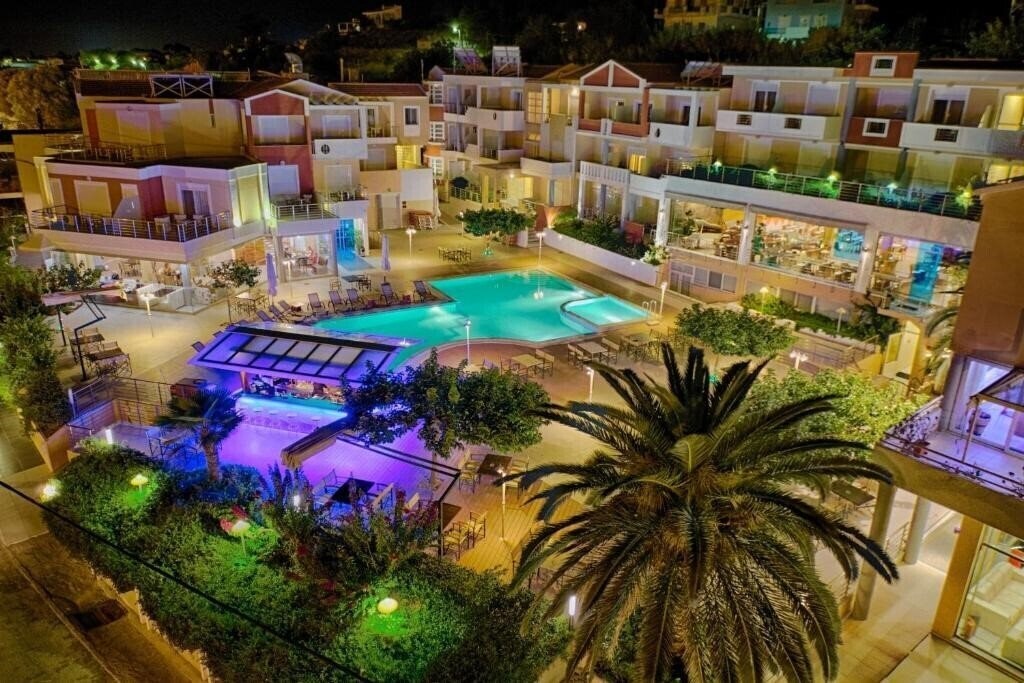 Фотография Heliotrope Resort Hotel 4*