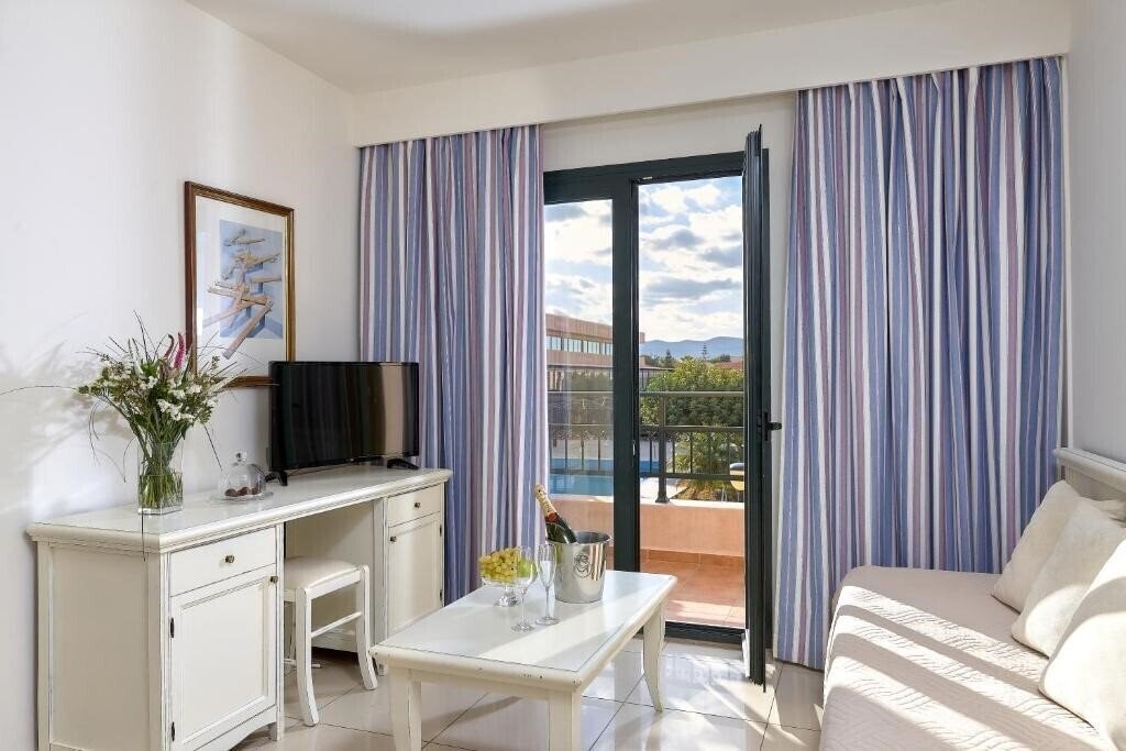 Vasia Beach Resort & SPA (ex. Aquis Vasia Beach & SPA) 5* суреті