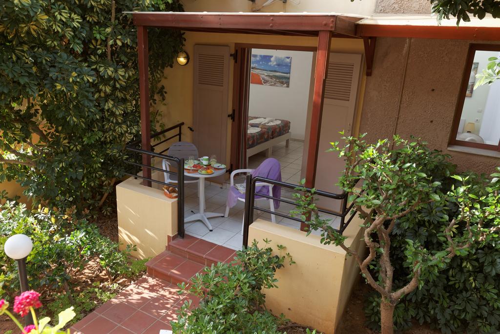 Latania Studios Apartments 3* фотосуреті