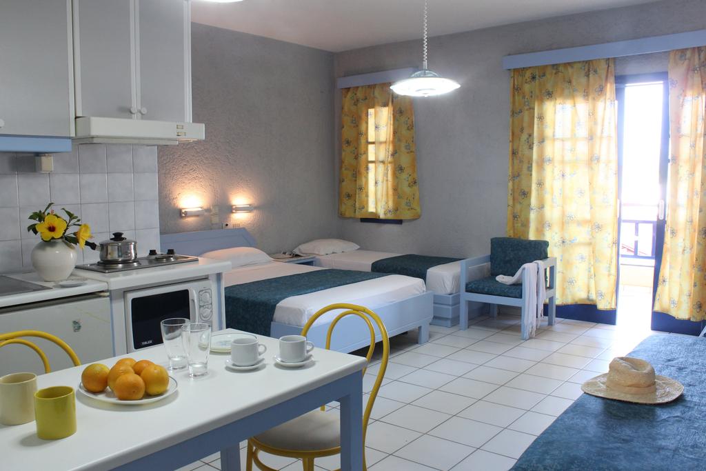 Latania Studios Apartments 3* суреті