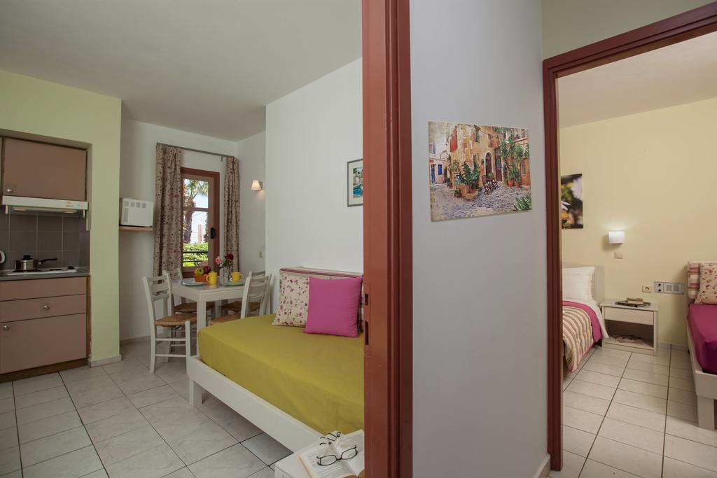 Latania Studios Apartments 3* суреті