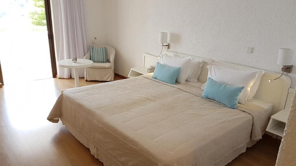 Istron Bay 4* суреті