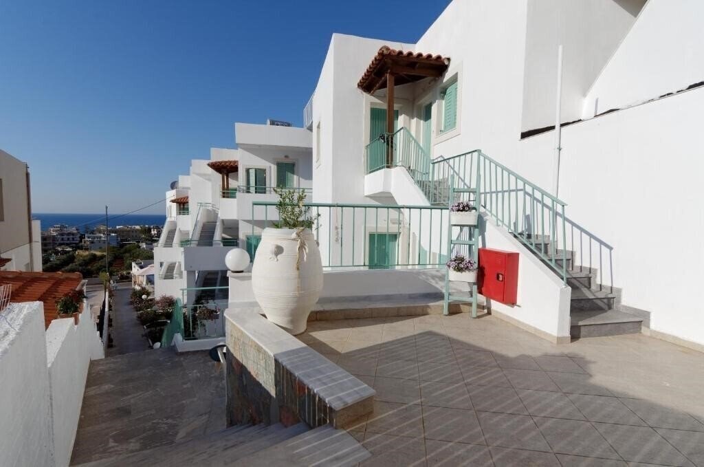 Отель Aglaia Studios & Apartments 3*