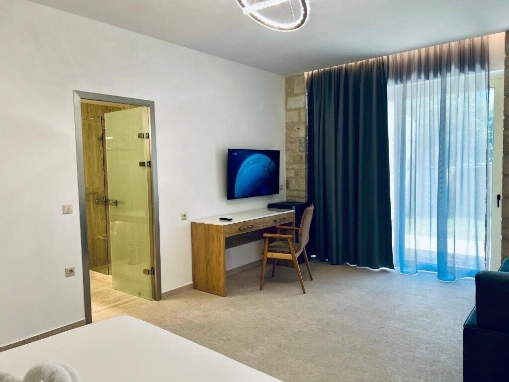 Lili Hotel 3* суреті