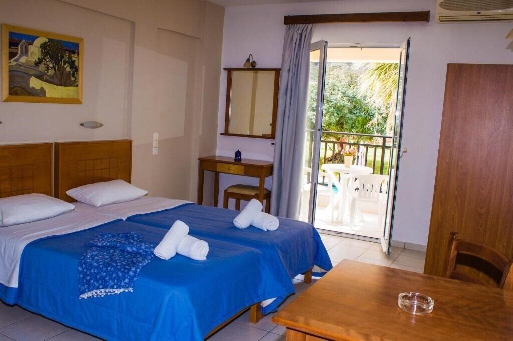 Фото Sunshine Studios Apartments 2*