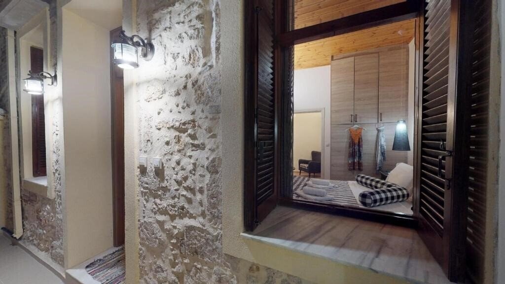 Porto Enetikos Suites 4* қонақ үйі