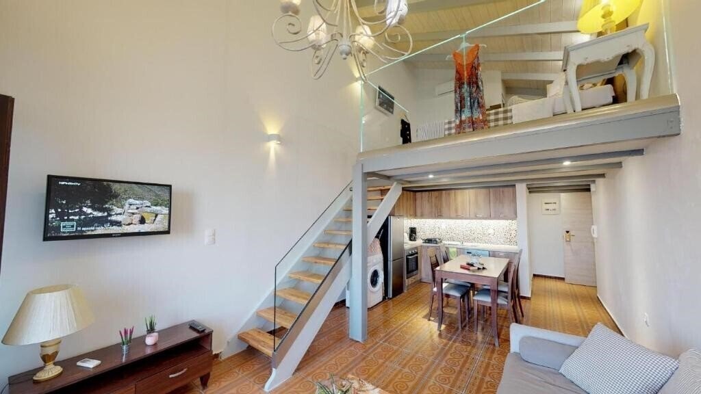 Фото Porto Enetikos Suites 4*