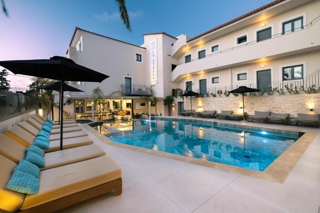 La Stella Apartments & Suites 4* қонақ үйі