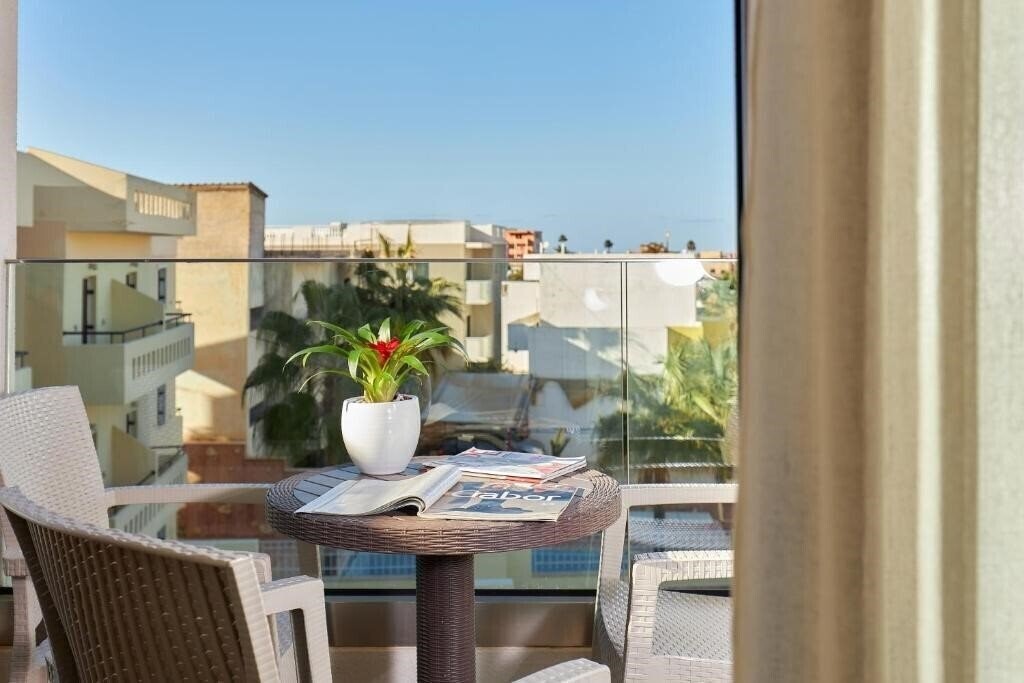Картинка Dionyssos Hotel 4*