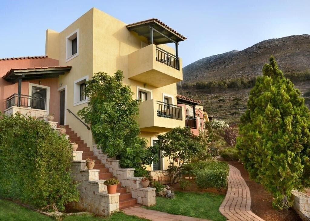 Petra Village 3* қонақ үйі