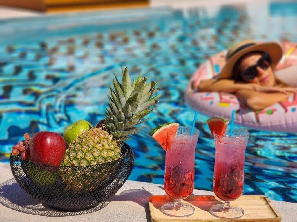 Фото Zoe Hotel 4*