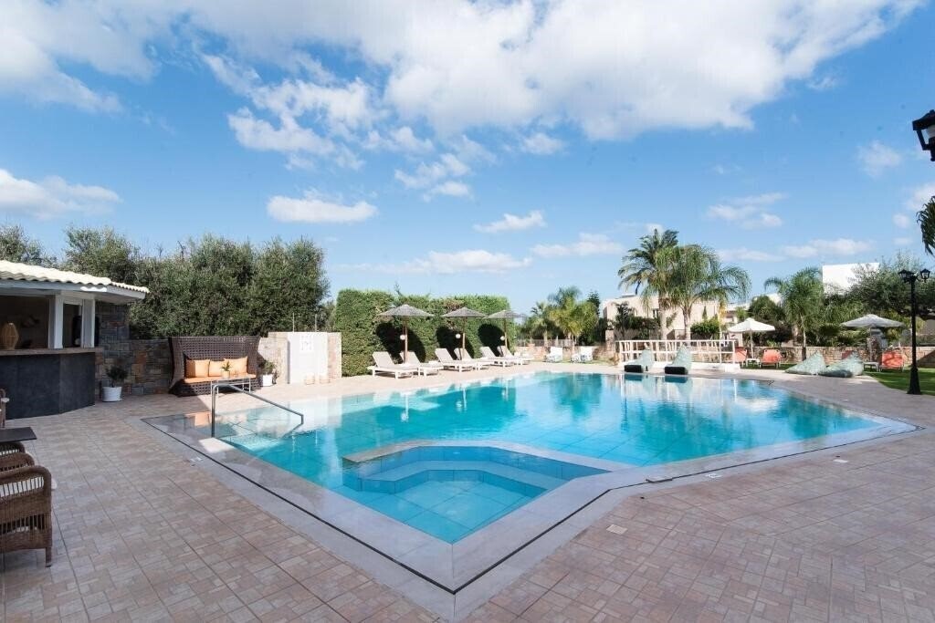 Mirage Studios 1* фотосуреті