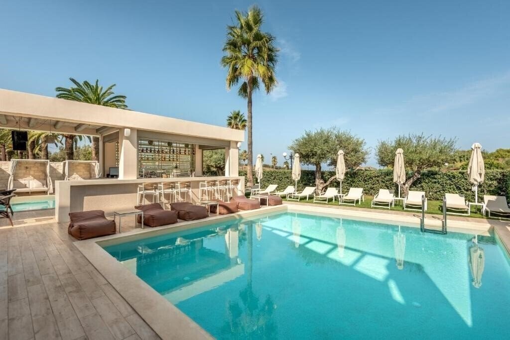 Airis Boutique&Suites 4* қонақ үйі