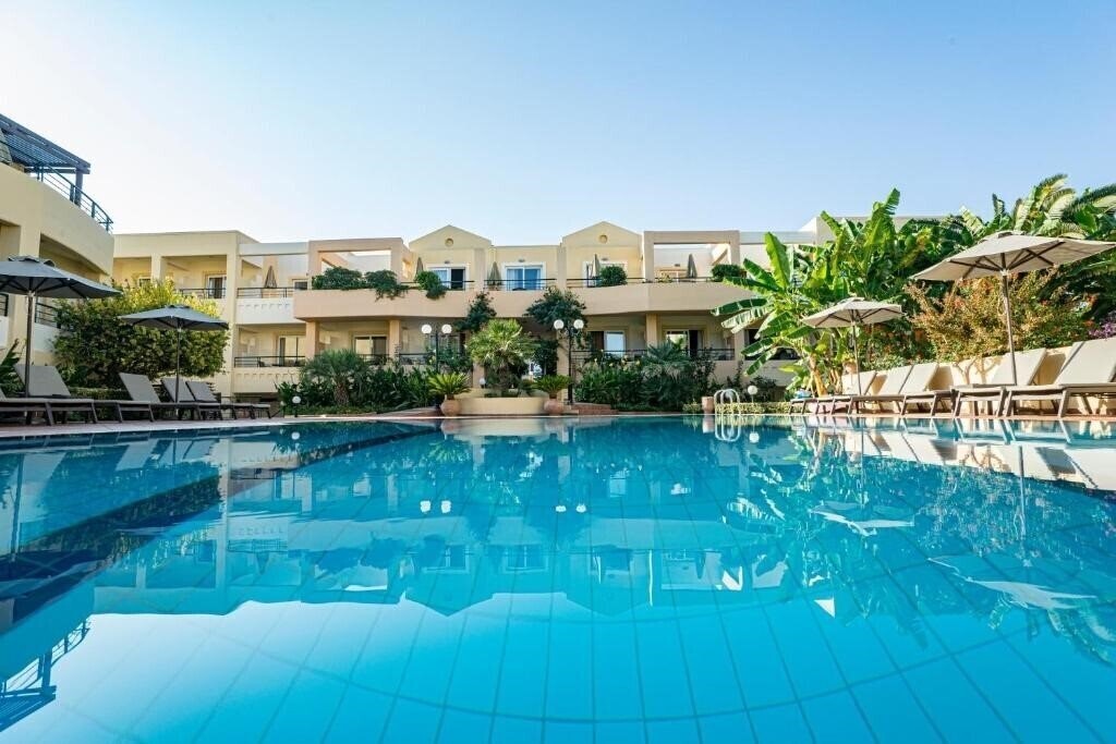 Helios Apartments 3* қонақ үйі