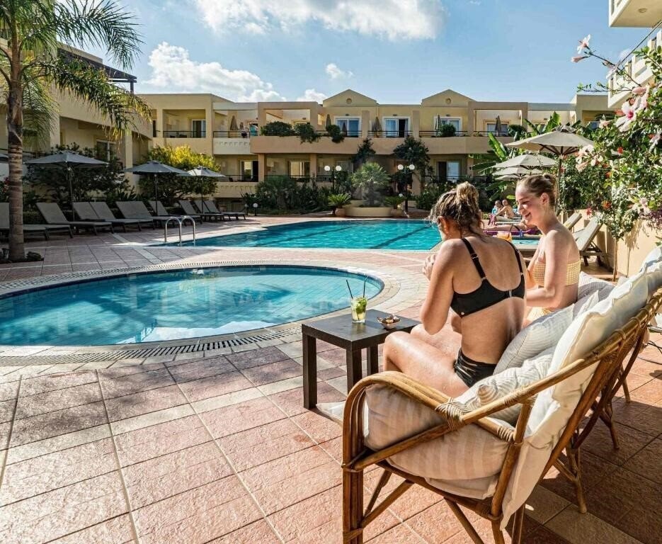 Helios Apartments 3* суреті