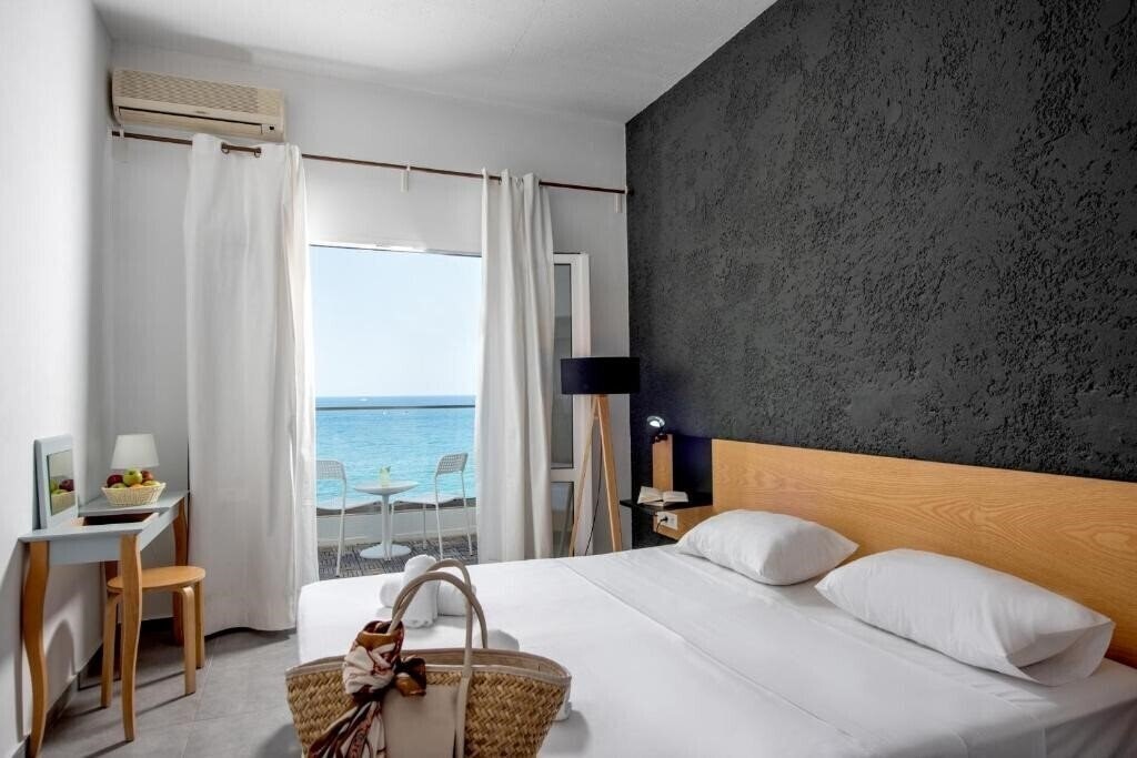 Отель Azure Mare Hotel 3*