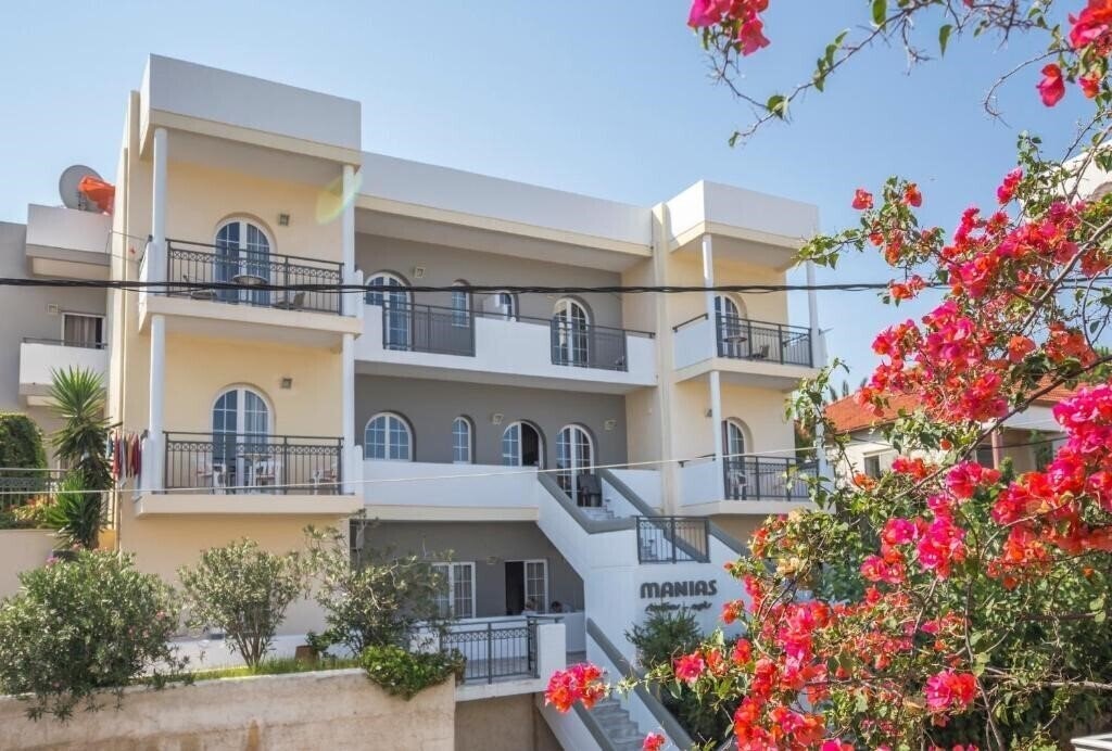 Manias Hotel Apartments 3* қонақ үйі