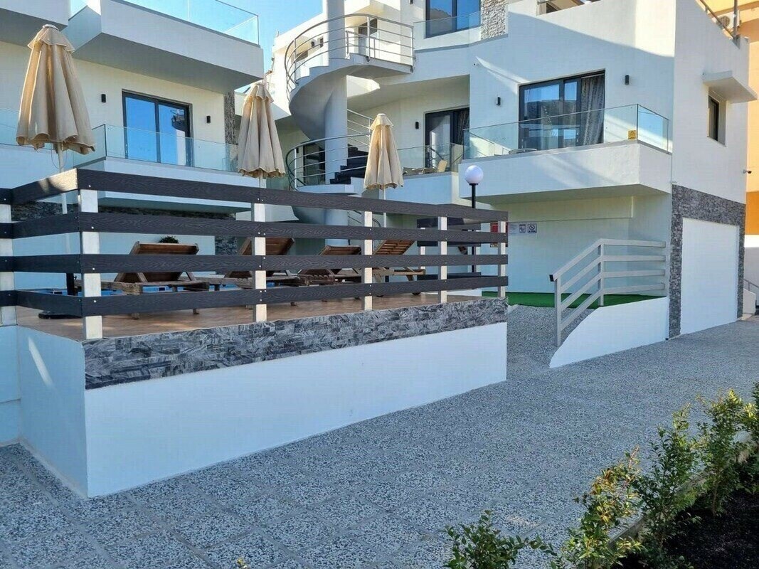 Фото Romanias Aparthotel 4*