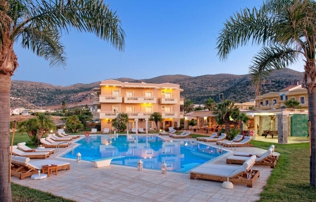 Отель Socrates 4*