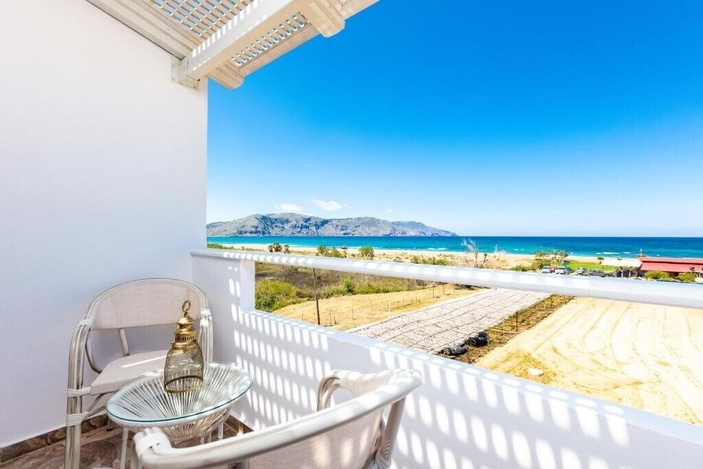 Pinelopi Beach Suites Rethymno 4* қонақ үйі