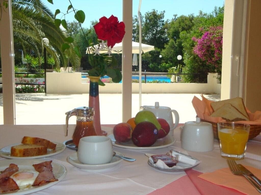 Картинка Monte Vardia Hotel 3*