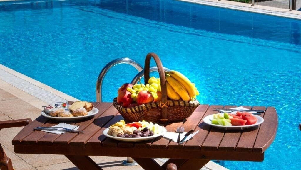 Фотография Summertime Inn 3*