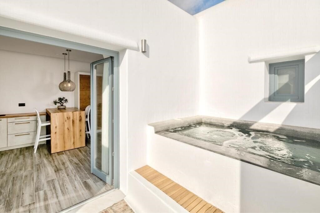 Фотография Portes Mykonos Suites & Villas 4*