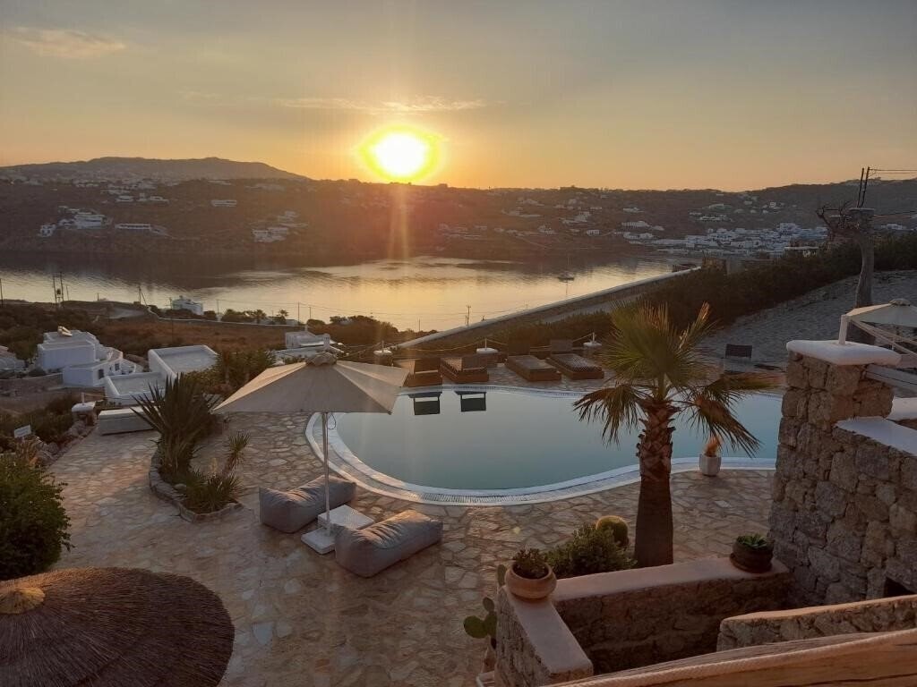 Отель Navy Blue Suites 4*