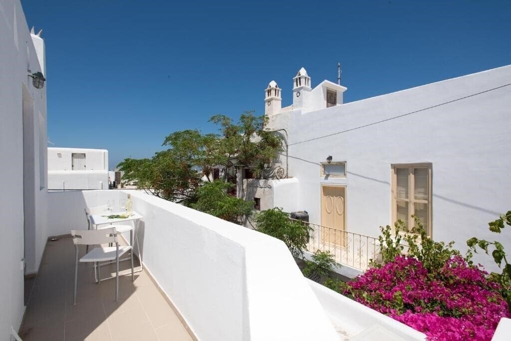 Lirous Studios 3* суреті