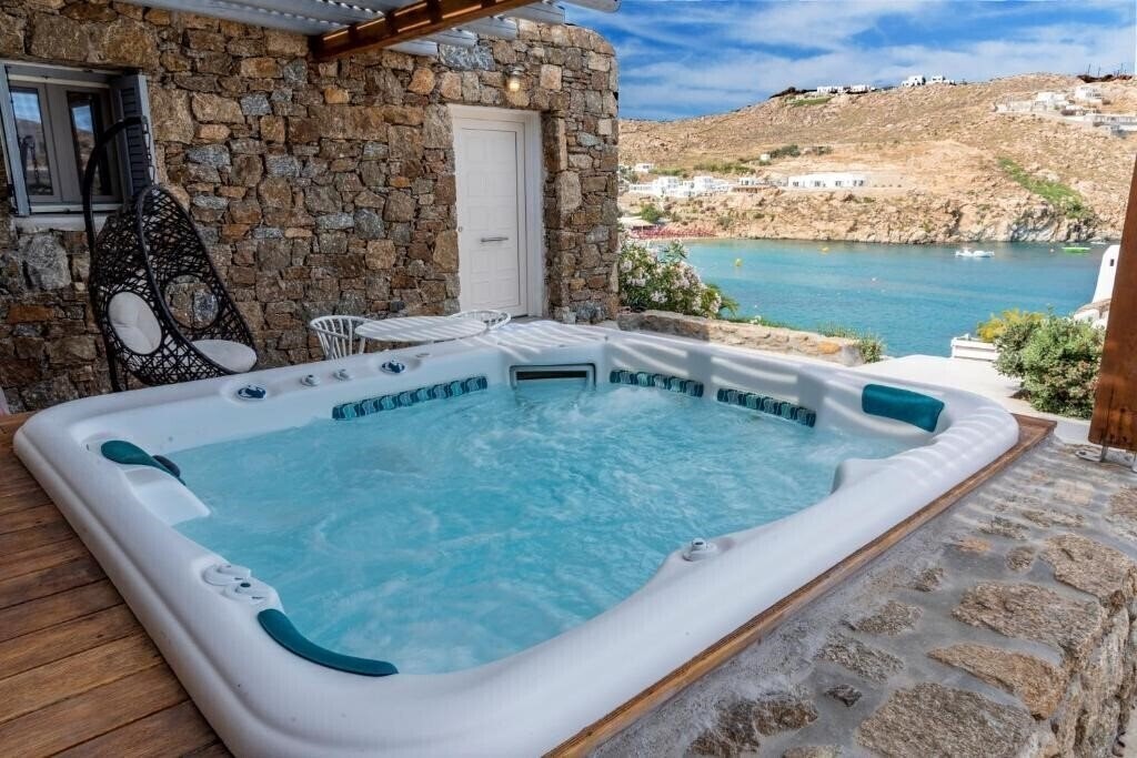 Фото Etesians Luxury Suites 3*