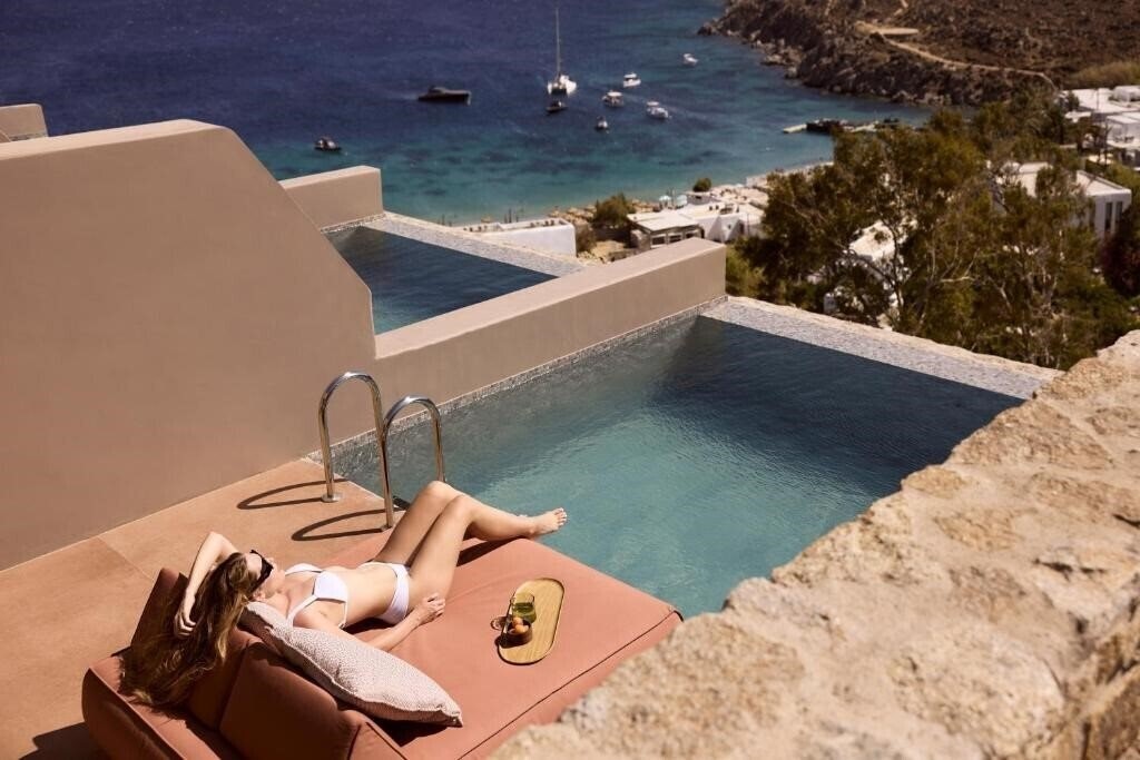 Отель Ethereum Mykonos 5*