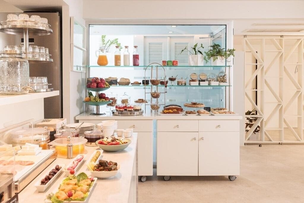 Iria Beach Art Hotel 4* фотосуреті