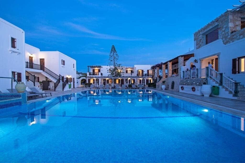 Отель Contaratos Beach 4*