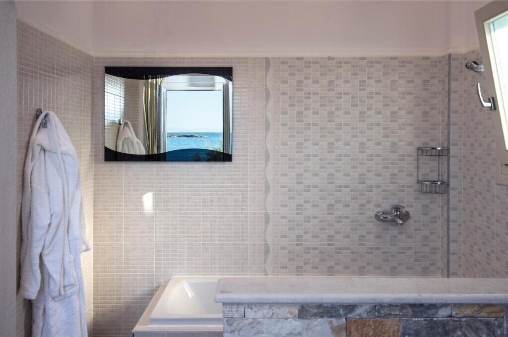 Изображение Contaratos Beach 4*