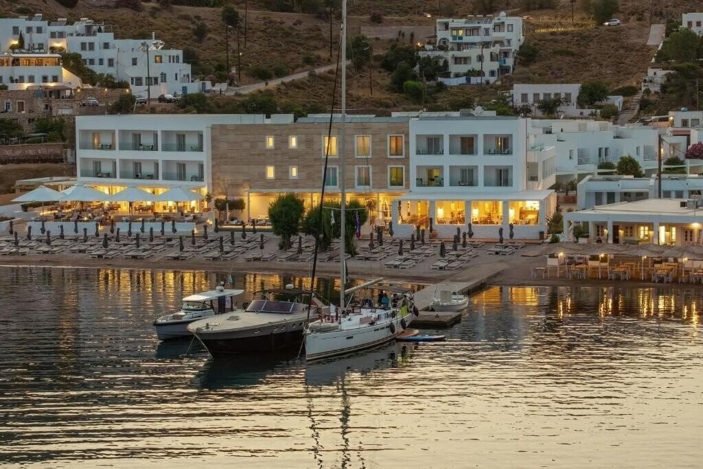 Отель Patmos Aktis Suites & Spa Hotel 5*