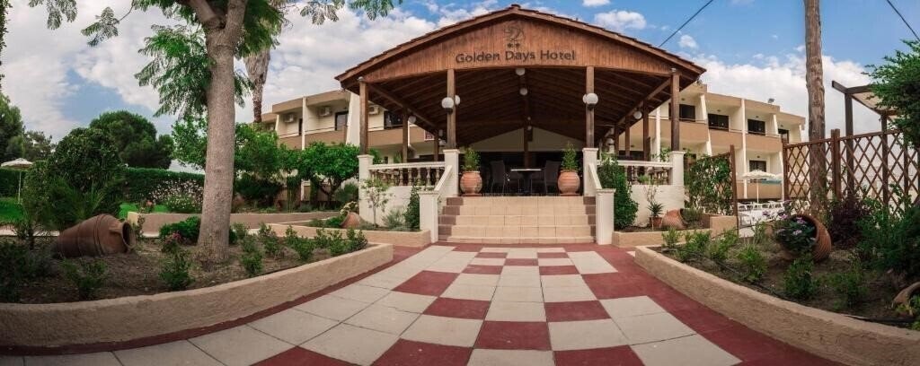 Отель Golden Days Hotel 2*