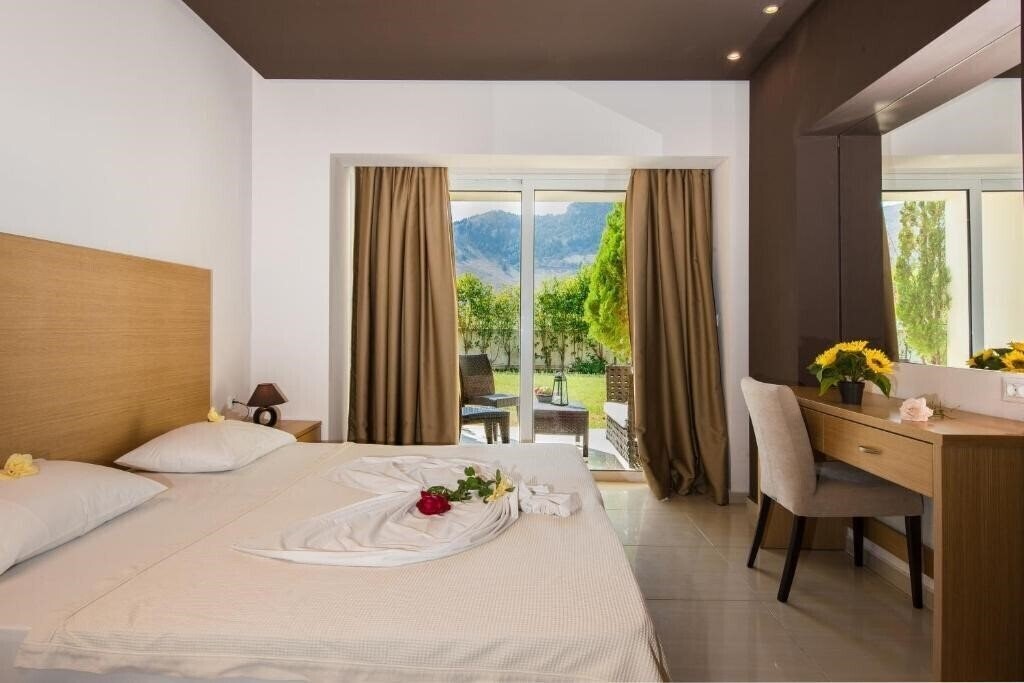 Фото Anavadia Hotel 4*