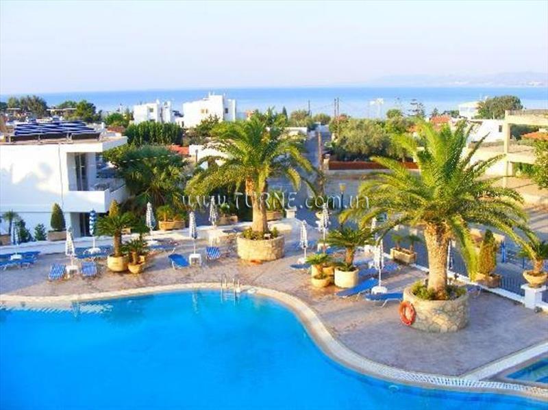 Coliseum Studios & Apartments 3* суреті