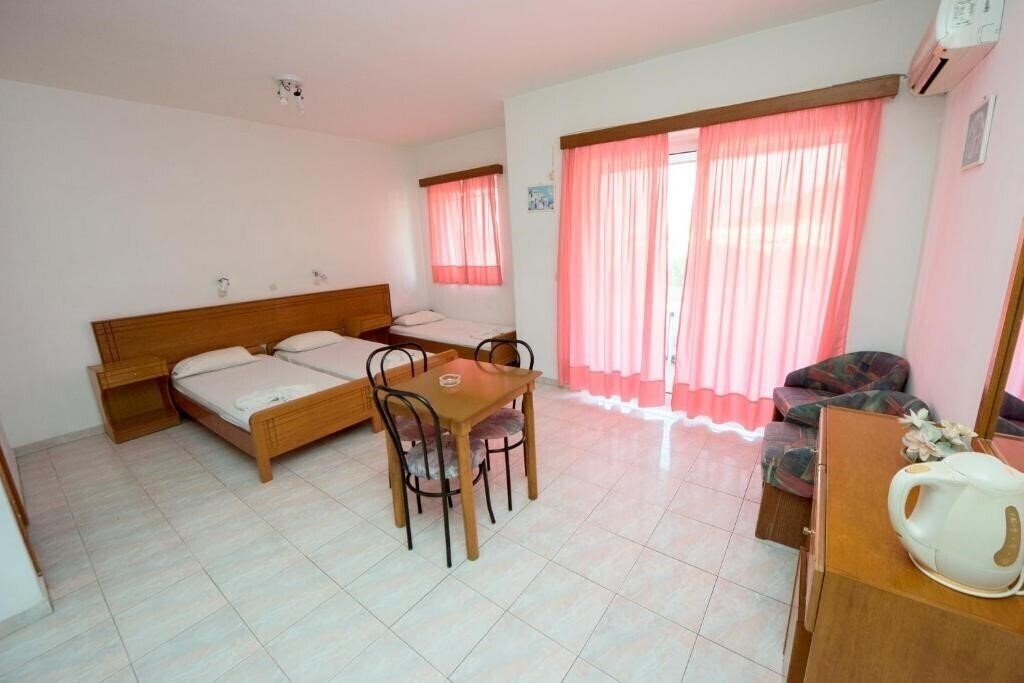 Фото Old WindMill Studios 3*