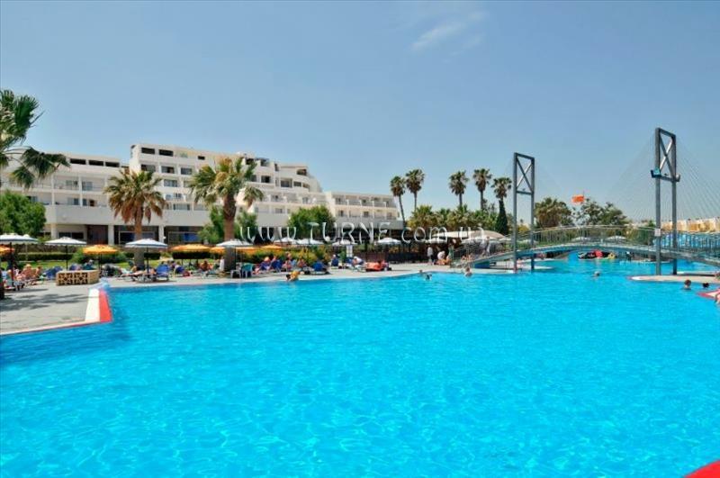 Отель Aquadora Resort & Spa 4*