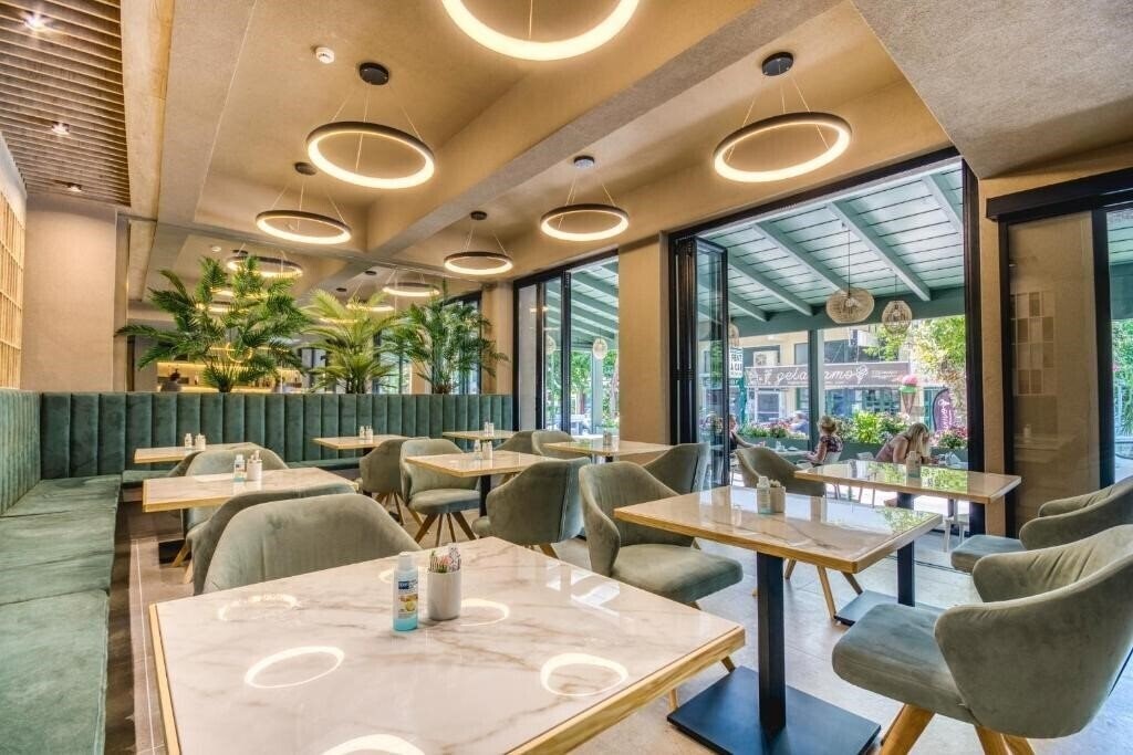 Astron 2* фотосуреті