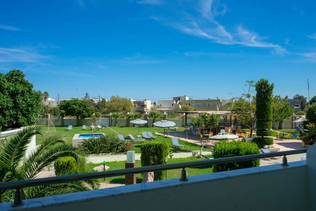 Stamos Hotel 3* суреті