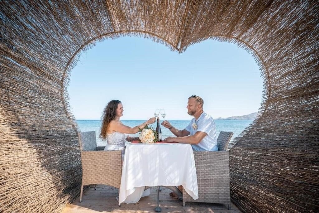 Alia Family Hotel 2* суреті